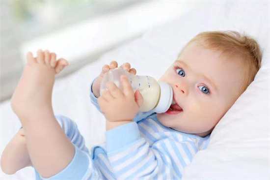 恒温水壶冲奶的危害及恒温壶冲奶粉对宝宝的影响与正确食用方法